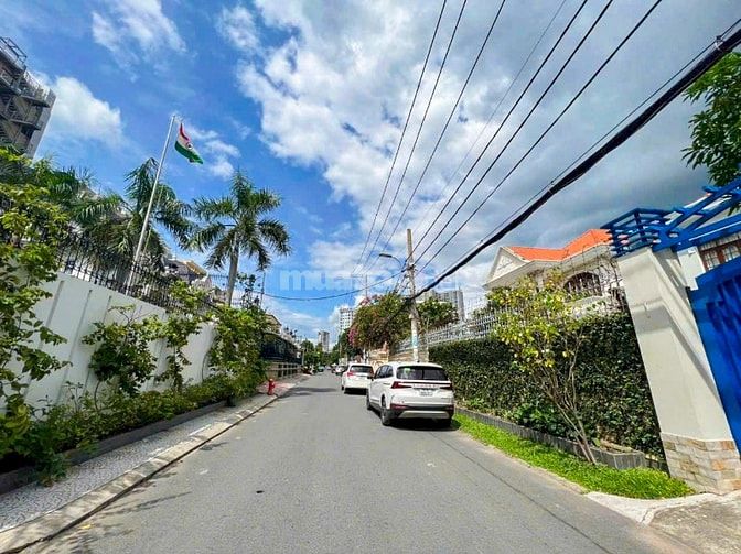 Biệt thự Đặng Hữu Phổ Thảo Điền, 4 phòng ngủ, 406m², hồ bơi riêng