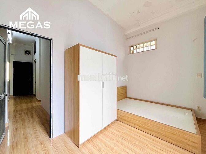 CĂN HỘ 2 PHÒNG NGỦ - 1 PHÒNG BẾP có BAN CÔNG - CỬA SỔ và FULL NỘI THẤT