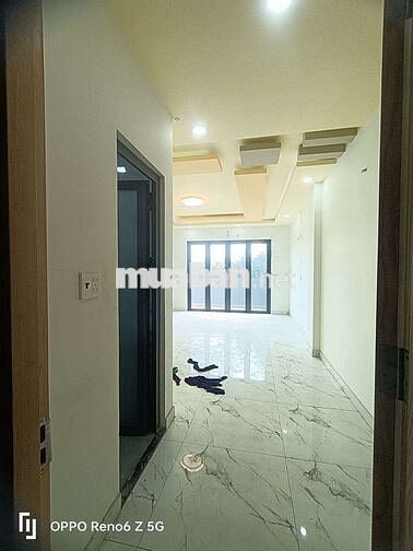Nhà có cầu thang máy 5 x 20 có 8pn 9wc sân thượng