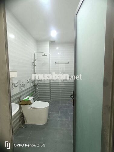 Nhà có cầu thang máy 5 x 20 có 8pn 9wc sân thượng