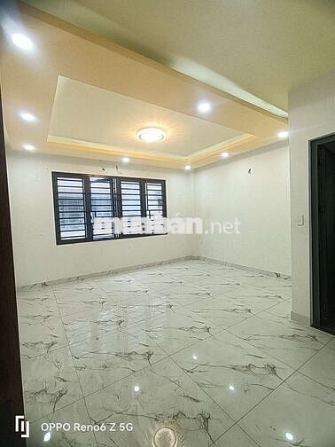 Nhà có cầu thang máy 5 x 20 có 8pn 9wc sân thượng
