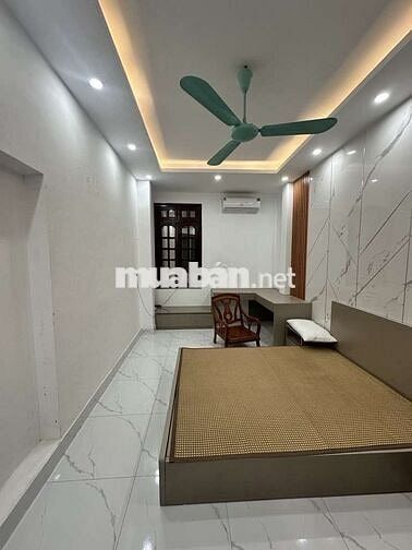 Hoàng Văn Thái - Lô góc - 3 ngủ đẹp, thoáng- Ngõ 3 gác- Hơn 30m ra phố