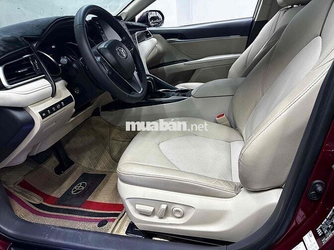 Toyota Camry 2022 2.5Q - 9000 km