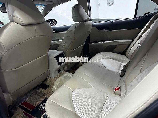 Toyota Camry 2022 2.5Q - 9000 km