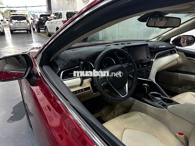 Toyota Camry 2022 2.5Q - 9000 km