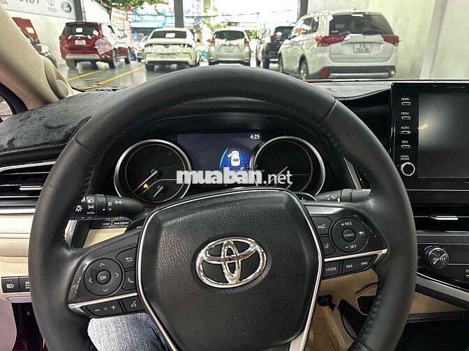 Toyota Camry 2022 2.5Q - 9000 km