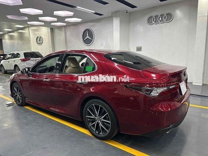 Toyota Camry 2022 2.5Q - 9000 km