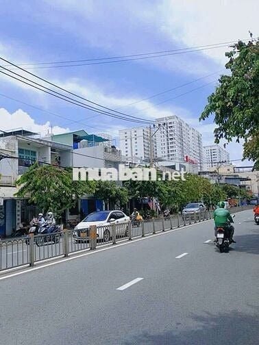 NHÀ 2 TẦNG ĐẸP —KÊNH TÂN HÓA- PHƯỜNG HÒA THẠNH  (3,6m x 13m)
