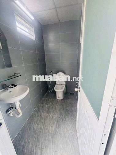 CHO THUÊ PHÒNG TRỌ NGĂN 01 PHÒNG NGỦ SẴN MÁY LẠNH LỘ OTO GIÁ 2.5TR