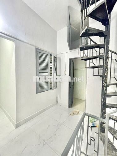 Cho thuê nhà 2 tầng kinh doanh mặt tiền Lê Hồng Phong – 15 triệu/tháng