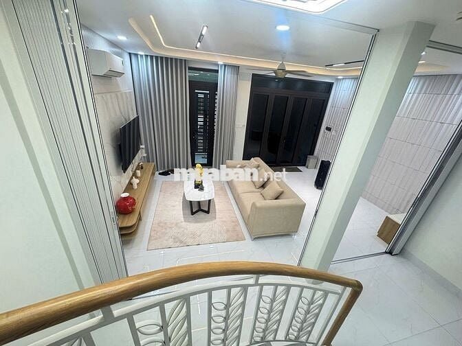 🏡 Cho Thuê Nhà HXH Hoàng Hoa Thám_6,5x21m, Trệt 3 Lầu, Vị Trí Đẹp.