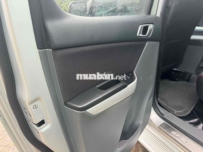 Mazda BT 50 2015 2.2 MT 4WD -
