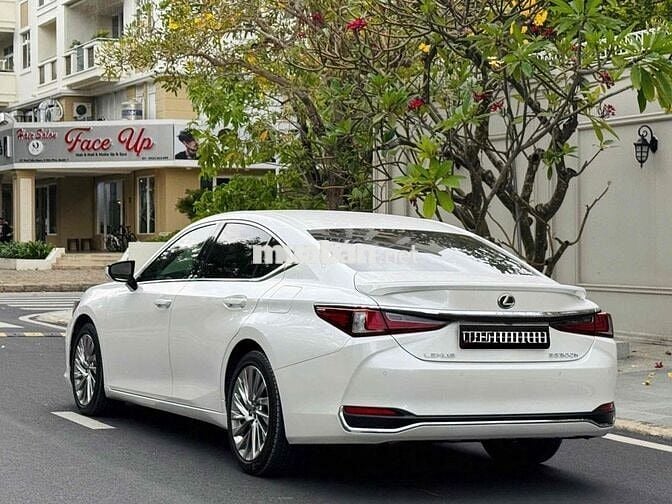 Lexus ES 2023 300H Xăng điện - 21000 km
