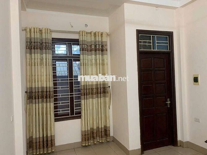 Cho Thuê nhà ngọc thụy Long biên 41m 3 tầng 2p ngủ giá 7,5 triệu