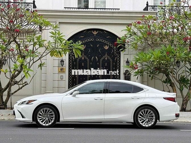 Lexus ES 2023 300H Xăng điện - 21000 km