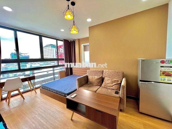 Căn hộ Studio 35m2 với cửa sổ trời lớn đón nắng ở Phùng Văn Cung