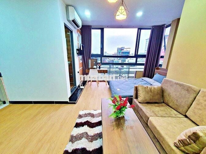 Căn hộ Studio 35m2 với cửa sổ trời lớn đón nắng ở Phùng Văn Cung