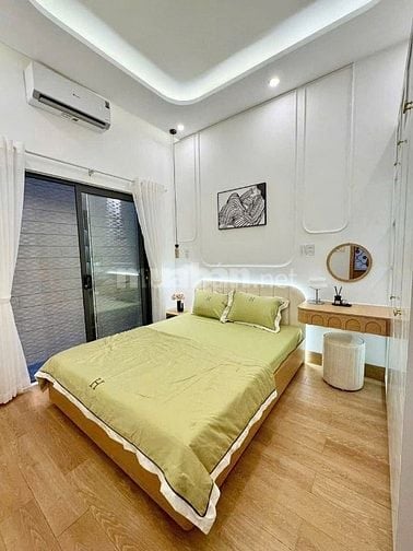 Biệt thự phố . Nở hậu . Không gian ấm cúng . Nội thất sang trọng 