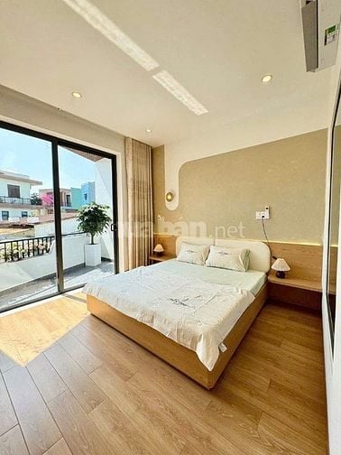 Biệt thự phố . Nở hậu . Không gian ấm cúng . Nội thất sang trọng 