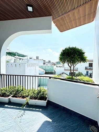 Biệt thự phố . Nở hậu . Không gian ấm cúng . Nội thất sang trọng 