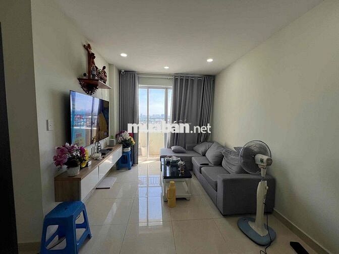 Cho thuê căn góc 3pn 2wc gồm full nội thất giường tủ cc Dreamhome Q8