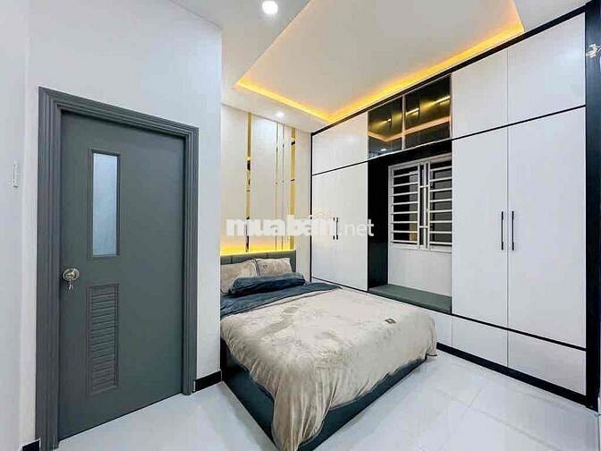 NHÀ 3 TẦNG, HẺM XE HƠI, NHÀ BÈ, 5 NGỦ, DỌN VÀO Ở NGAY