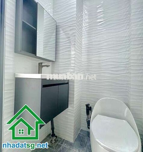 NHÀ MỚI 3 TẦNG - DT: 18M2 – Ô TÔ ĐỖ CỬA – NGAY LUỸ BÁN BÍCH – HOÀ BÌNH