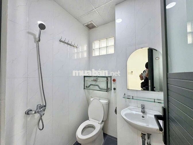Tòa nhà 13pn có thang máy - Lê Văn Sỹ ,Quận 3