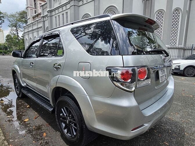 Toyota Fortuner 2.7 AT đăng ký t8/2015, mới 90%