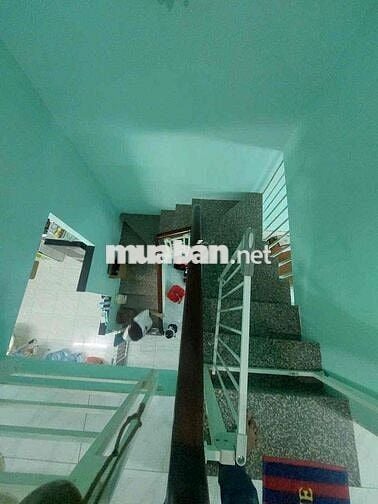 cần bán nhà mặt tiền hẻm 360 phạm hữu lầu 3.2x13 giá rẻ