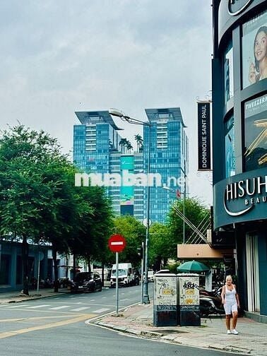 🔥 Nhà mặt tiền Lê Thánh Tôn Q1, 4x20m, Trệt 1 Lầu 1 Gác, giá 80tr