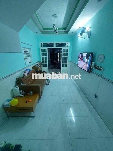 cần bán nhà mặt tiền hẻm 360 phạm hữu lầu 3.2x13 giá rẻ
