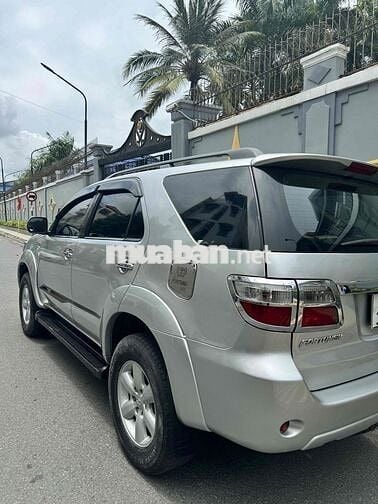 Toyota Fortuner 2011 2.5G 1 Chủ Từ Đầu Cần Bán