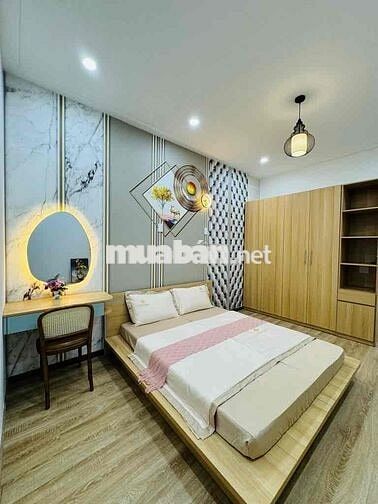 BÁN NHÀ GẦN SÂN GOLF TSN - DTSD 135M2 - VIEW SÂN THƯỢNG CỰC CHILL