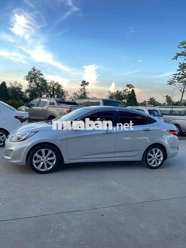 Hyundai Accent 2011 1.4 MT - 140000 km
