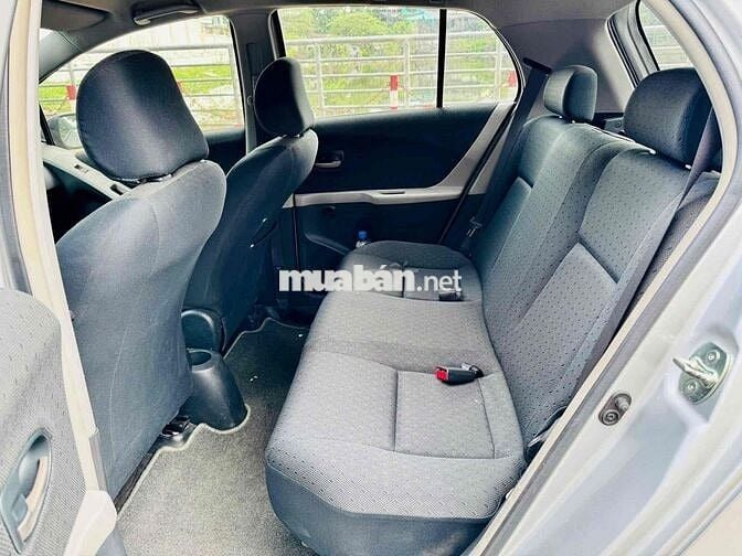 Toyota Yaris 2011 - 97000 km