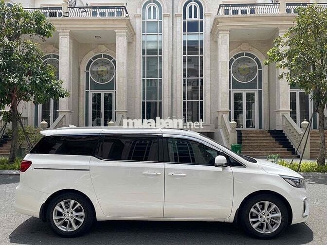Kia Sedona 2019 2.2 DAT Luxury - 107000 km