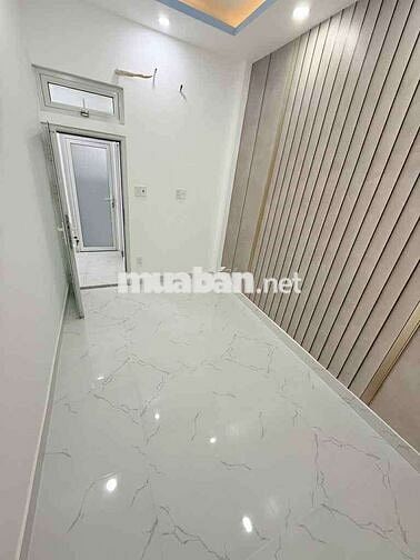NHÀ MỚI TINH Q4. QUA Q1,Q2,Q7 7 PHÚT XE MÁY. 10M RA HẺM XE HƠI. 3 TANG