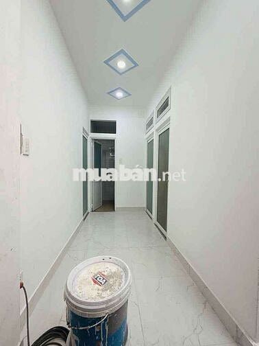 NHÀ MỚI TINH Q4. QUA Q1,Q2,Q7 7 PHÚT XE MÁY. 10M RA HẺM XE HƠI. 3 TANG