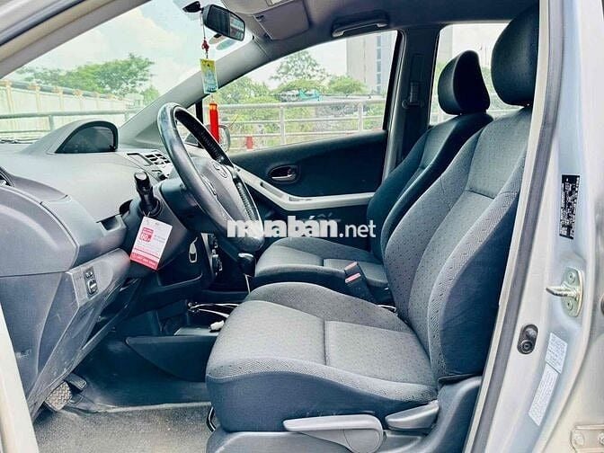 Toyota Yaris 2011 - 97000 km