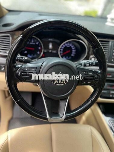 Kia Sedona 2019 2.2 DAT Luxury - 107000 km