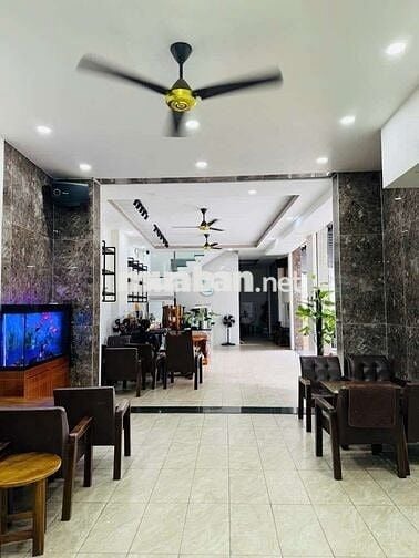 Nhà Đẹp 5 Tầng — Gần Hoà Bình, Lê Văn Quới (6m x 18m) Đông