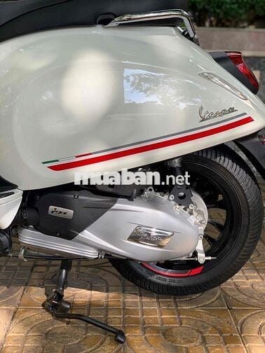 VESPA SPRINT bản Carbon