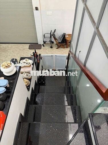 Nhà Đẹp 5 Tầng — Gần Hoà Bình, Lê Văn Quới (6m x 18m) Đông