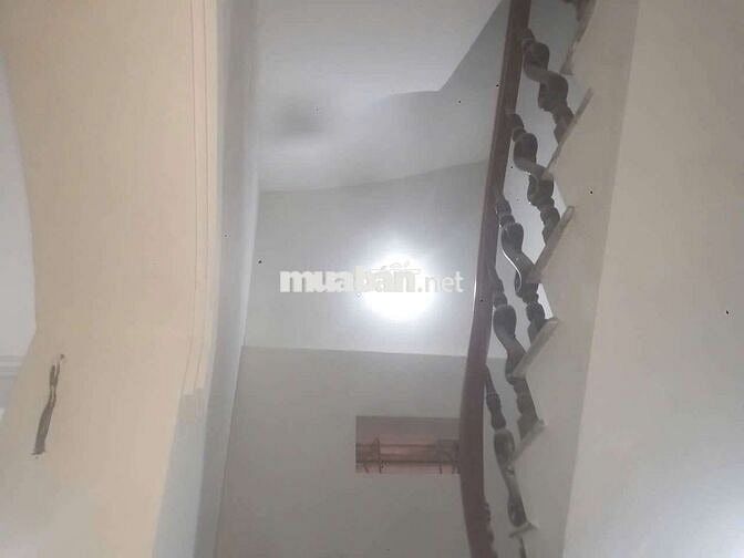 GIẢM 300 TRIỆU-Bán nhà 4 tầng -4PN-3wc tại Đông Thiên