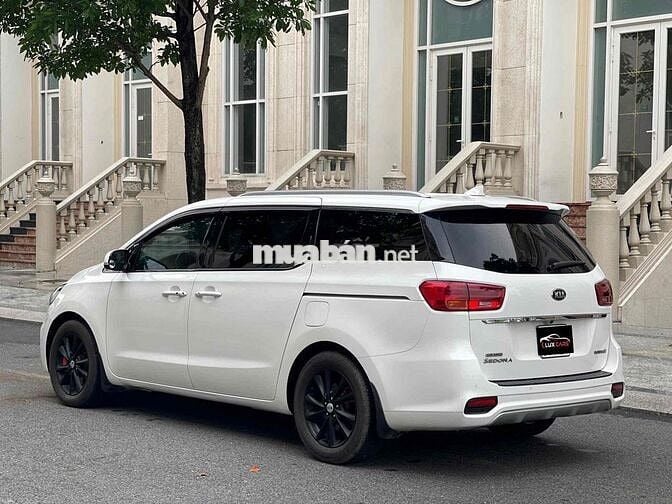 Kia Sedona 2019 2.2 DAT Luxury - 107000 km