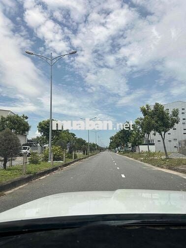 Bán lô 250m2 văn tiến dũng sát Fpt đường 34m sổ ngay