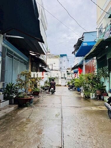 Nhà hẻm xe tải , 3 tầng , 3 PN , 2WC , 40m2 KDC Nam Hùng Vương