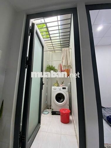 PHÒNG MỚI, BẾP - BAN CÔNG - MÁY LẠNH - PHÒNG NGỦ TRONG PHÒNG CHÍNH