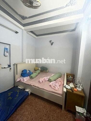 Kẹt tiền bán gấp nhà thuộc đường trần bình trọng p2 q5 hẻm trước nhà 4